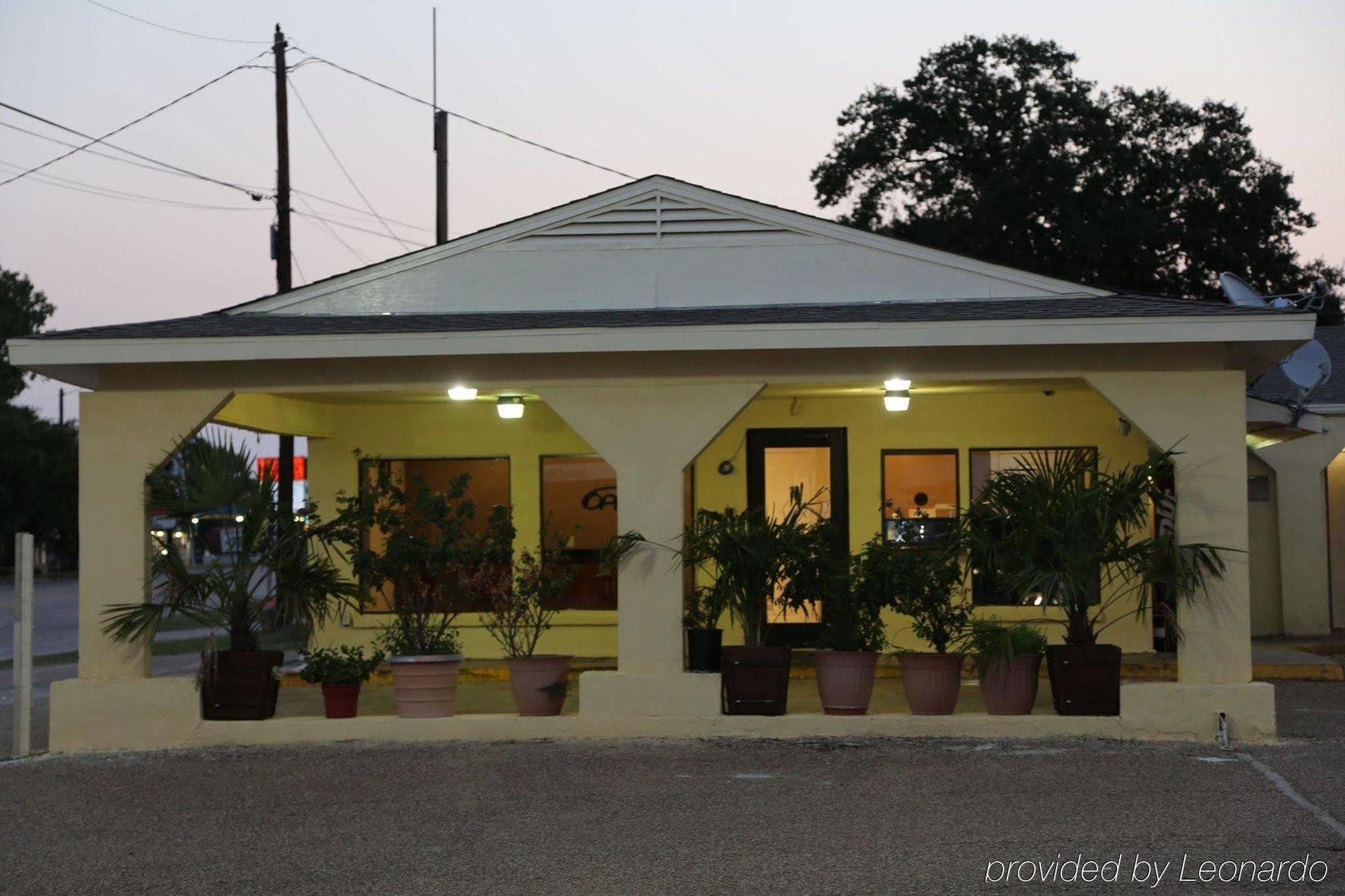 Kingsway Inn Corsicana Exterior photo